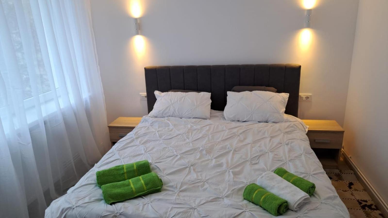 Apartament Kitty Centrul Istoric Craiova Buitenkant foto